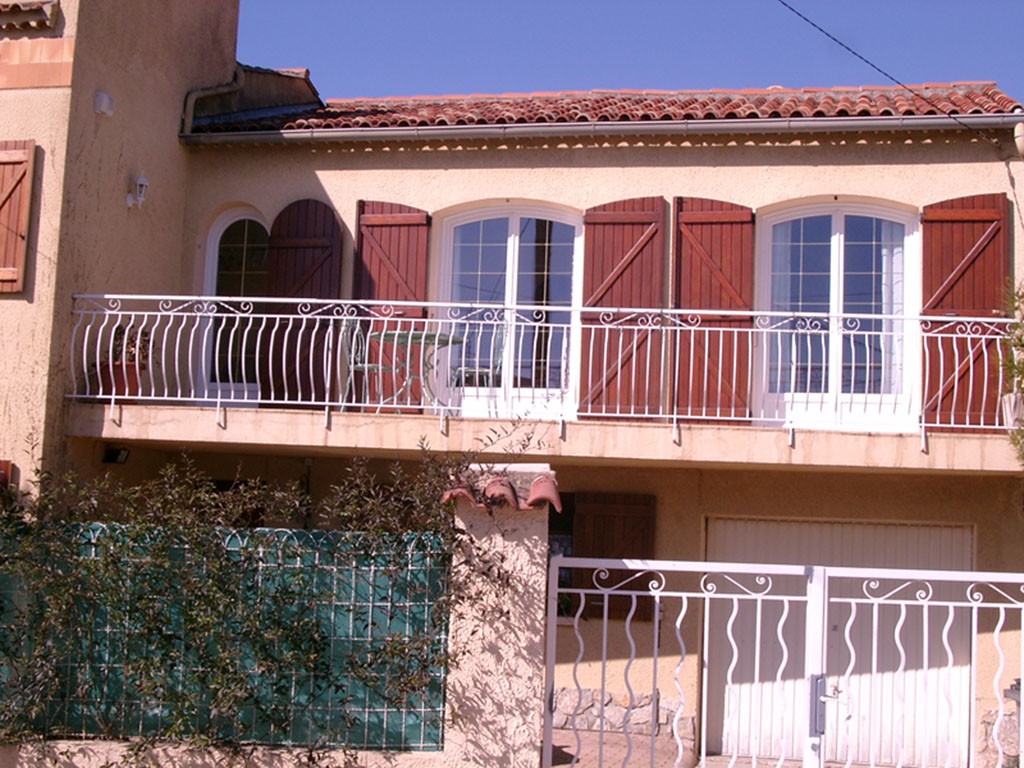 Installation de portes-fenêtre cintrées à La Garde