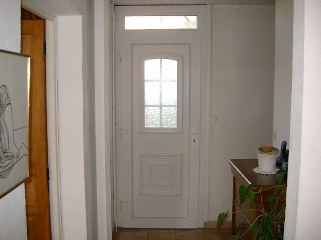 Pose de portes d'entrée à Solliès