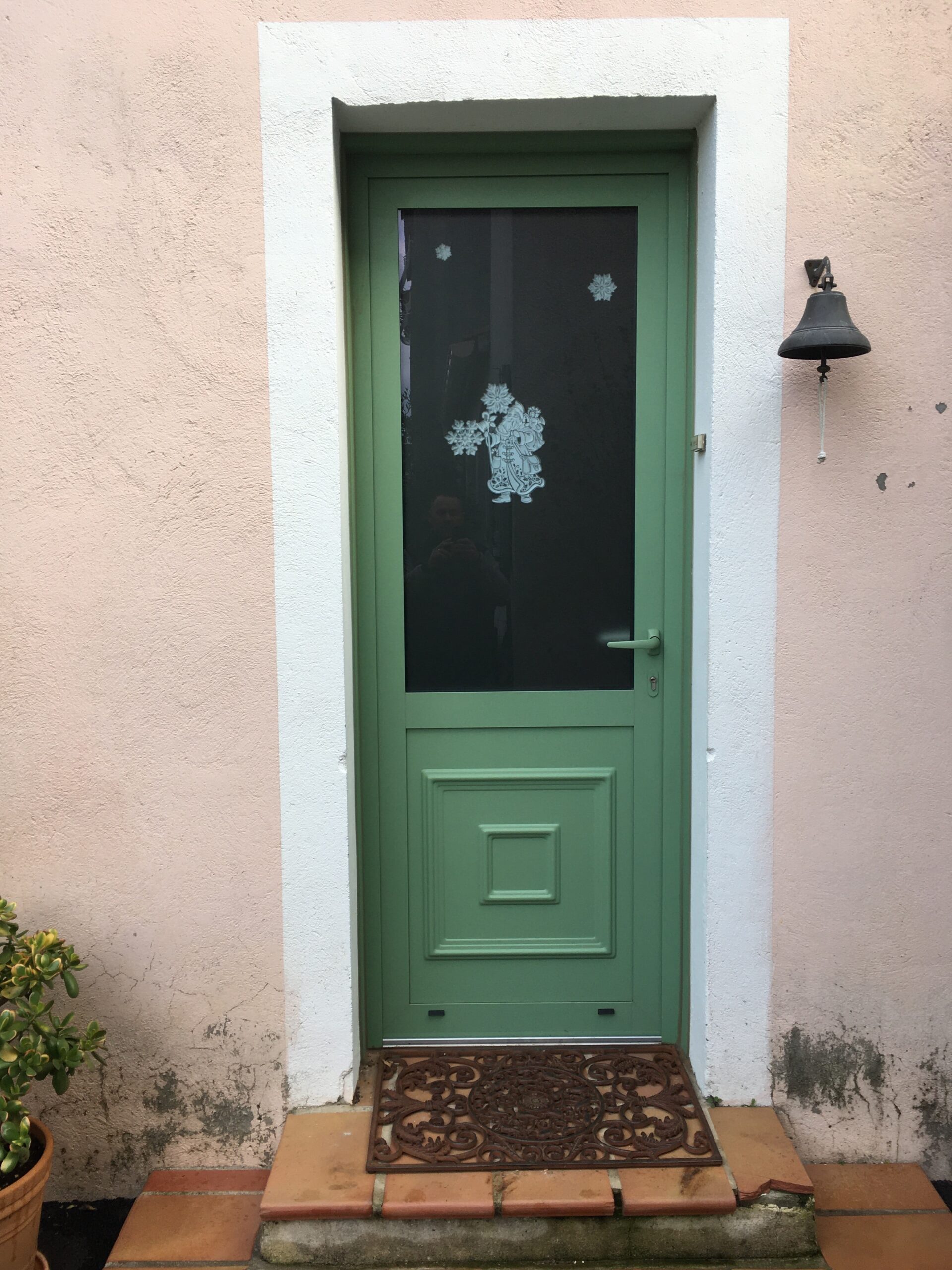 réalisation de la pose d’une porte aluminium d’entrée à la Seyne Sur Mer